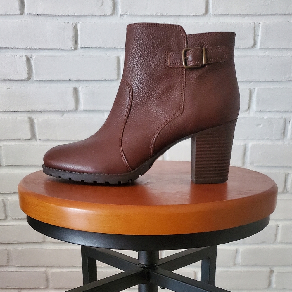 NEW Clarks Verona Gleam Leather Ankle Boots Comfort Collection Size 9.5 - Picture 5 of 10